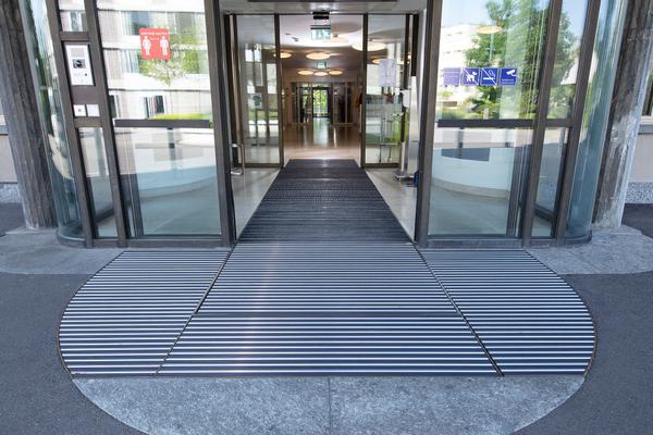 GEGGUS Eingangsmattensysteme nach Maß im Bethesda Spital in Basel